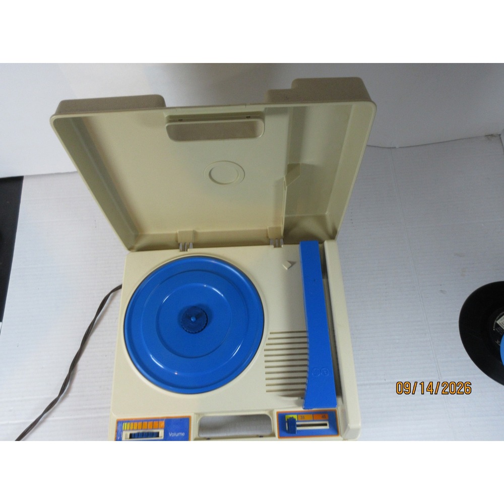 Vintage 1978 Fisher-Price 825 Portable Record Player Tan Blue Works 33 45 RPM